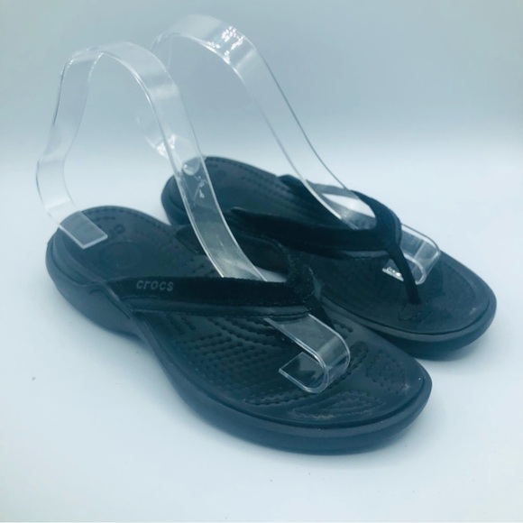 Crocs women’s black flip-flops‎ size 6 - Picture 1 of 10